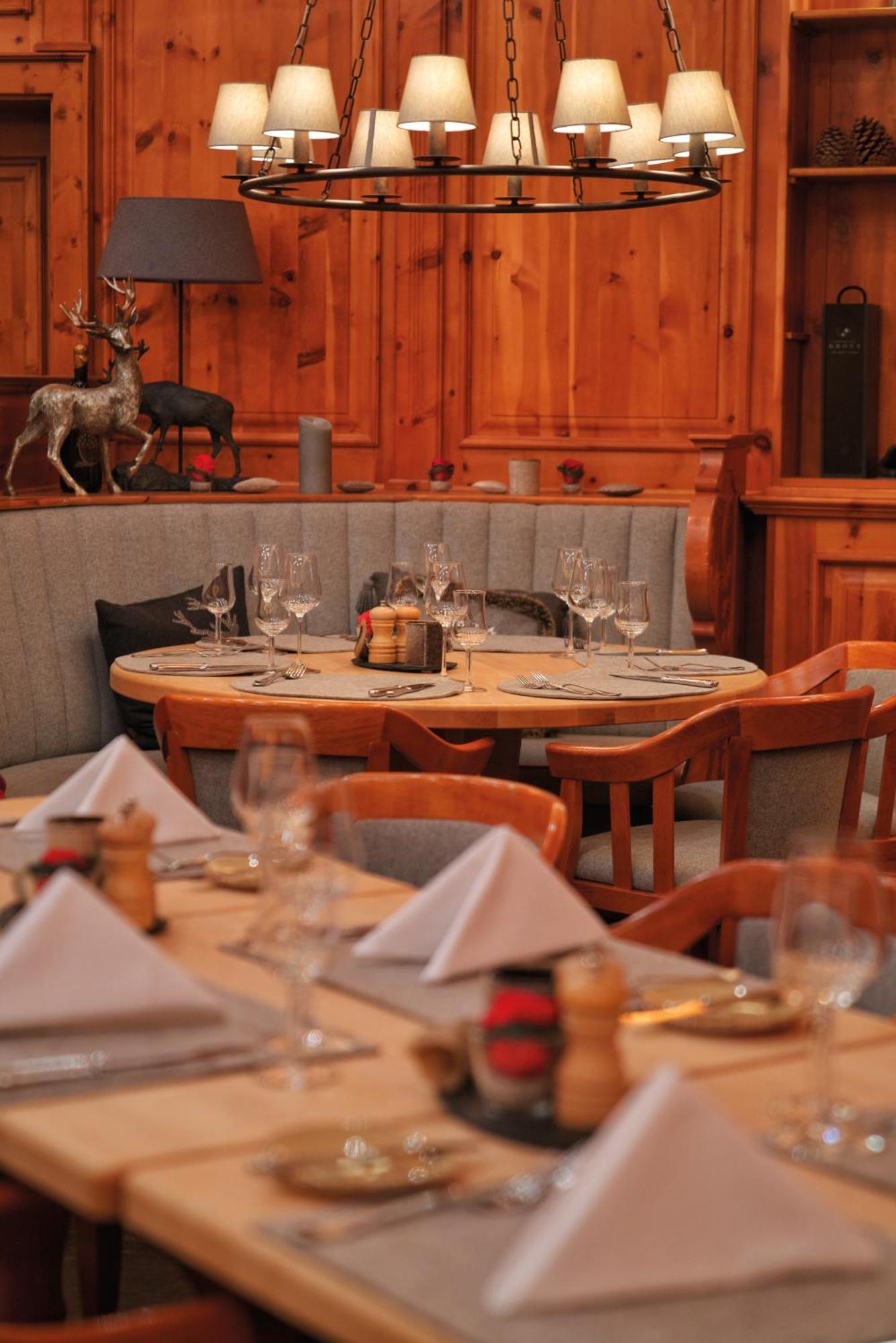 ヴィラ ヴィタ ホテル ＆ レジデンツ ローゼンパーク マールブルク Marburg エクステリア 写真 Restaurant in the Hotel de la Cour des Alpes