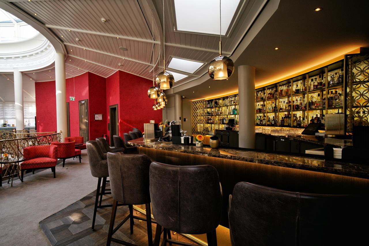 ヴィラ ヴィタ ホテル ＆ レジデンツ ローゼンパーク マールブルク Marburg エクステリア 写真 The bar at the 100 Queen's Gate